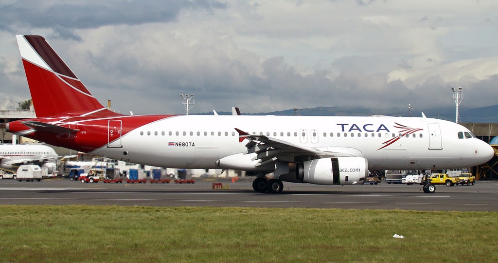 Airbus A320 200 TACA